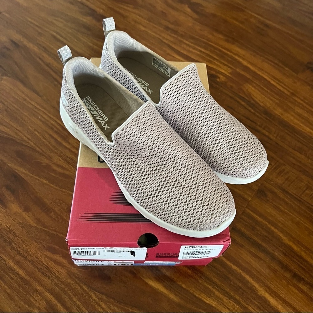 NIB Skechers Performance Go Walk Joy Slip-on Womens Taupe size 8.5 Narrow Fit
